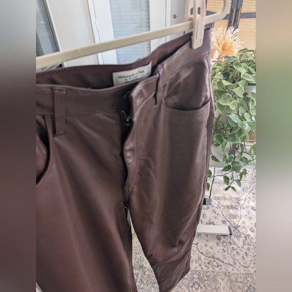 Abercrombie 90s Straight Ultra High Rise Leather Pants - Picture 2 of 6